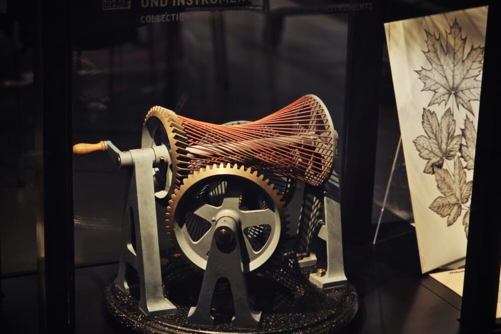 Ein Blick in die Sammlung Mathematischer Modelle der Uni Göttingen